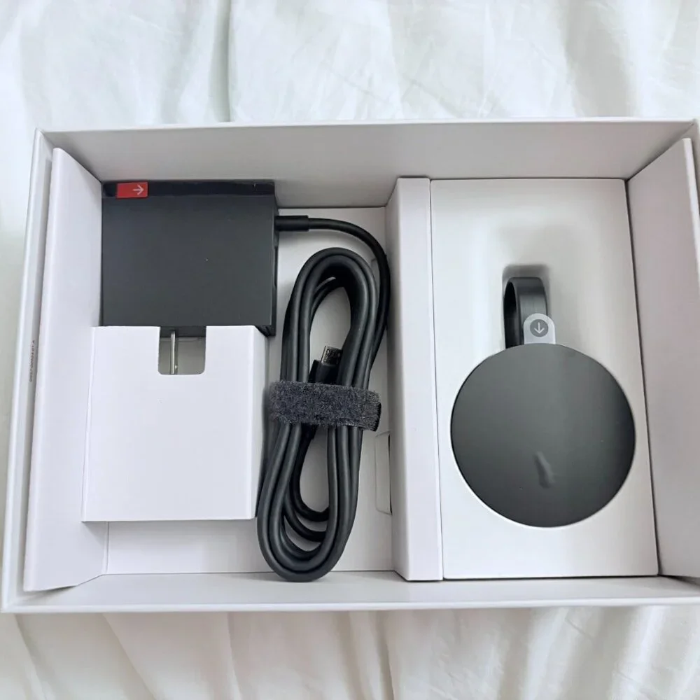 Google Chromecast Ultra 4K HDR TV streamer Black NEW COND Open Box GA3A00403A14